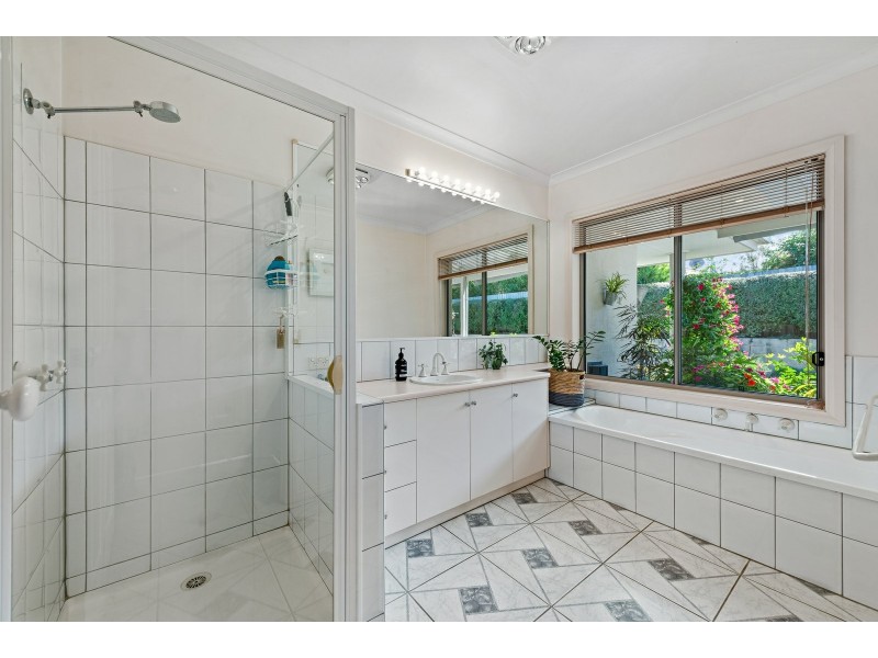 12 Harnham Drive, Bairnsdale VIC 3875