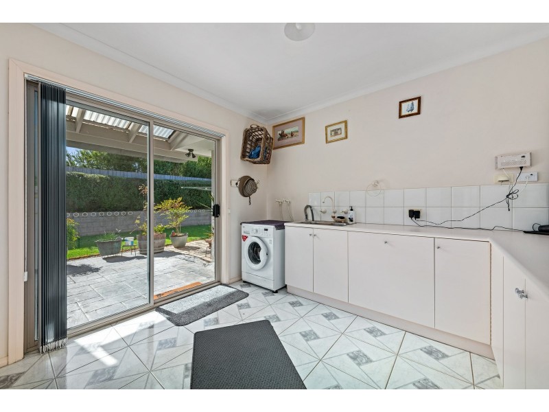 12 Harnham Drive, Bairnsdale VIC 3875