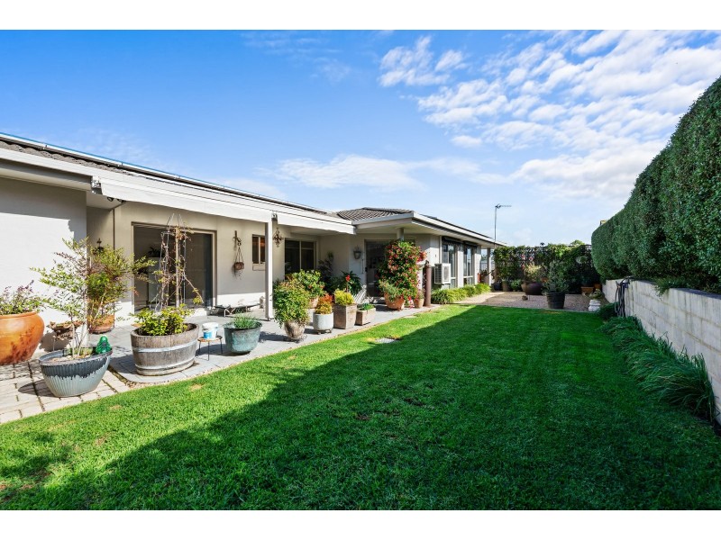 12 Harnham Drive, Bairnsdale VIC 3875