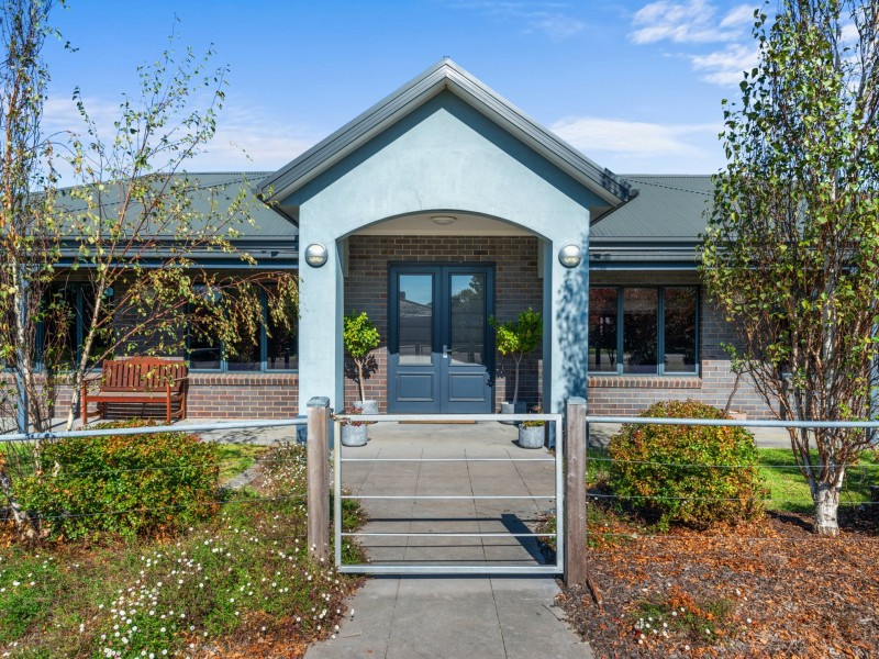 2 Morton Drive, Eastwood VIC 3875
