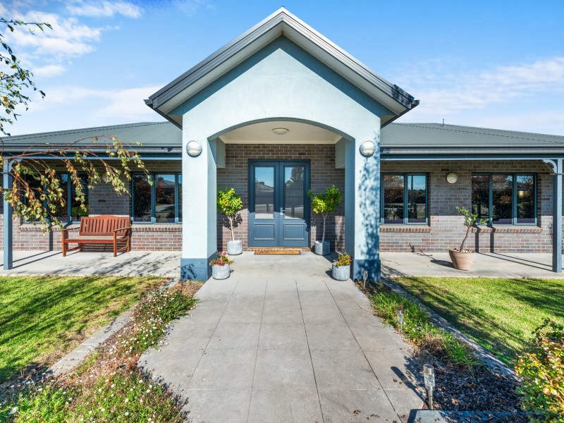 2 Morton Drive, Eastwood VIC 3875