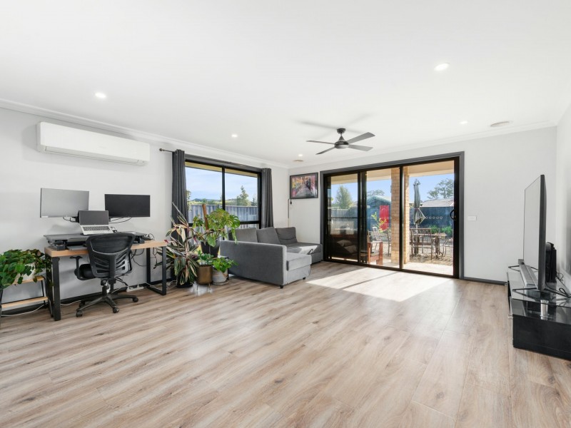 4 Egret Avenue, Bairnsdale VIC 3875