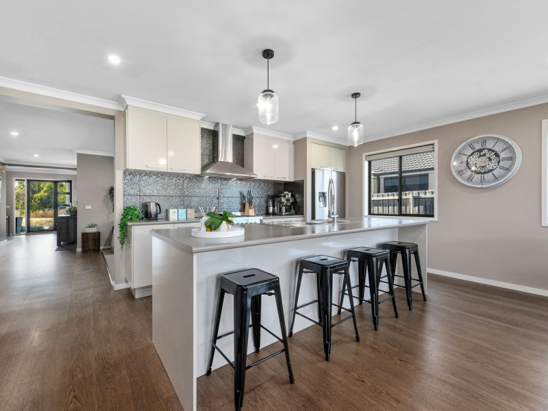 41 Len Cook Drive, Eastwood VIC 3875