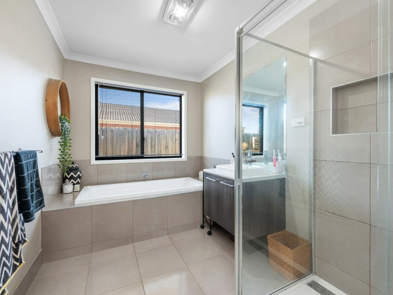 41 Len Cook Drive, Eastwood VIC 3875