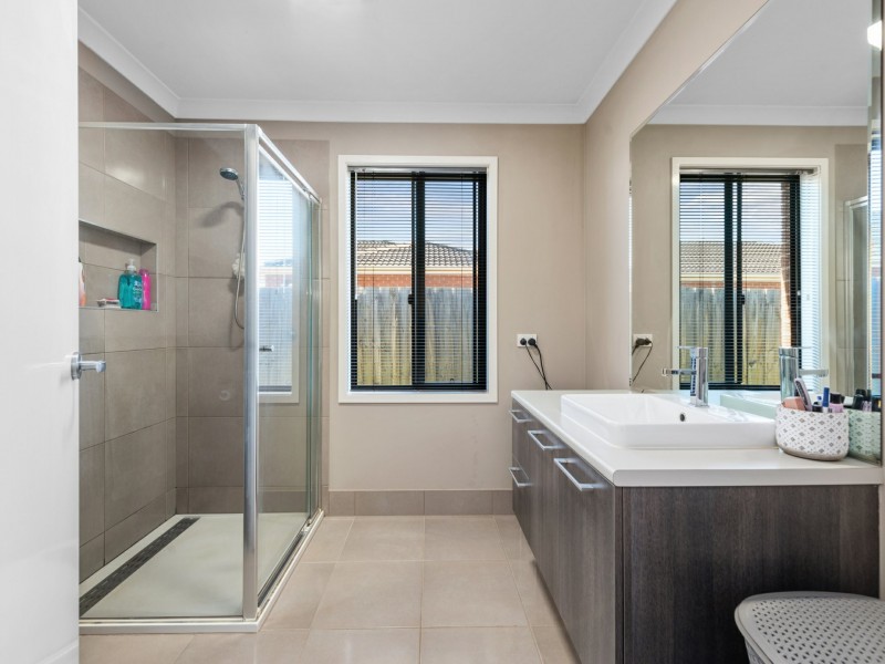 41 Len Cook Drive, Eastwood VIC 3875