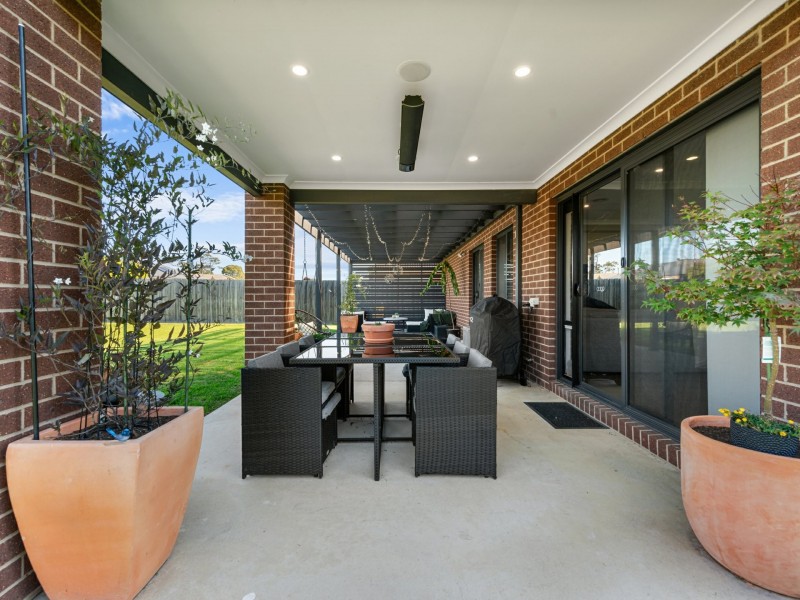 41 Len Cook Drive, Eastwood VIC 3875