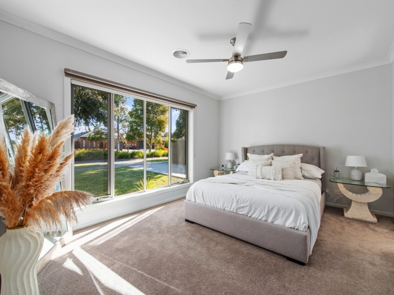 16 Shannon Boulevard, Bairnsdale VIC 3875