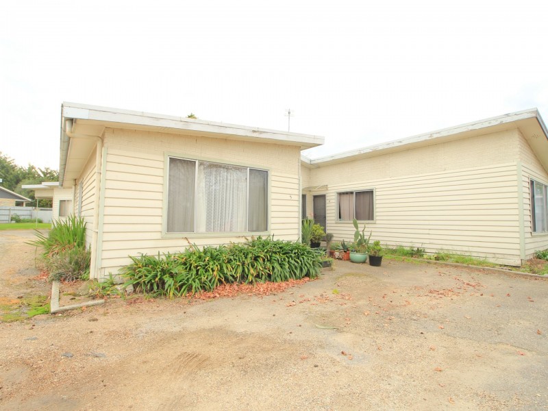 Unit 5 and 6/4 Grosvenor Court, Bairnsdale VIC 3875