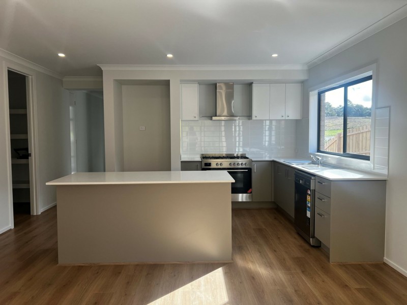 90 Hebe Way, Bairnsdale VIC 3875