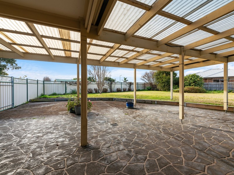 38 Charlton Place, Eastwood VIC 3875