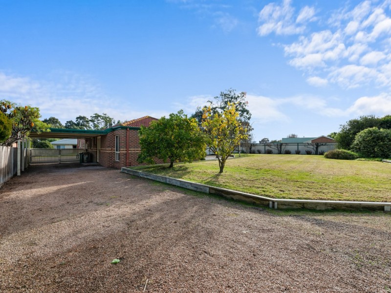 38 Charlton Place, Eastwood VIC 3875
