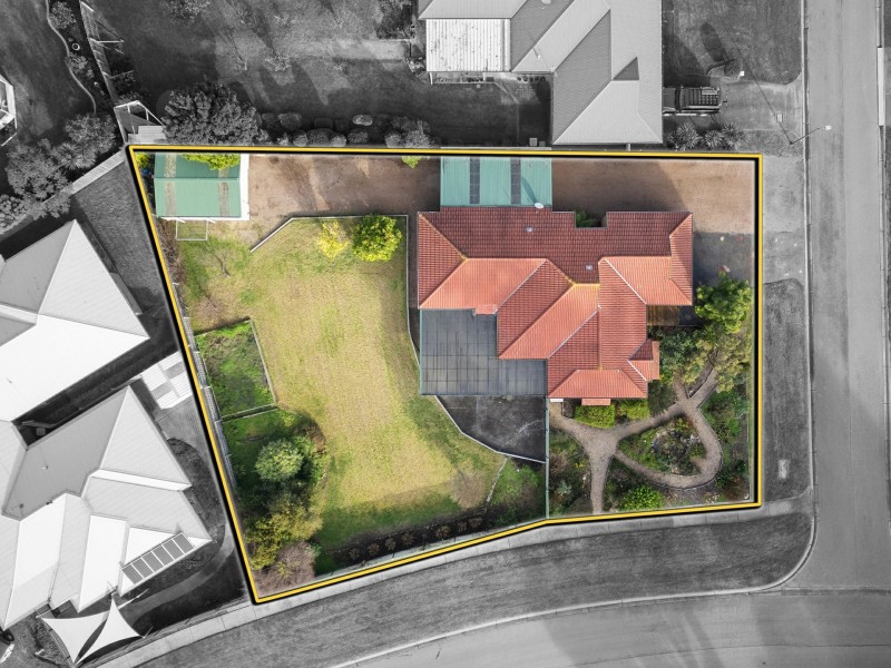 38 Charlton Place, Eastwood VIC 3875