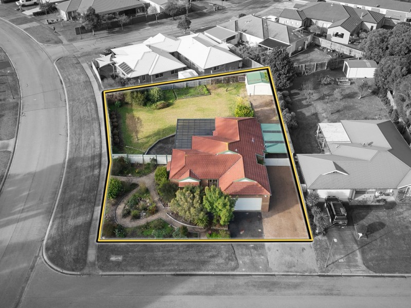 38 Charlton Place, Eastwood VIC 3875