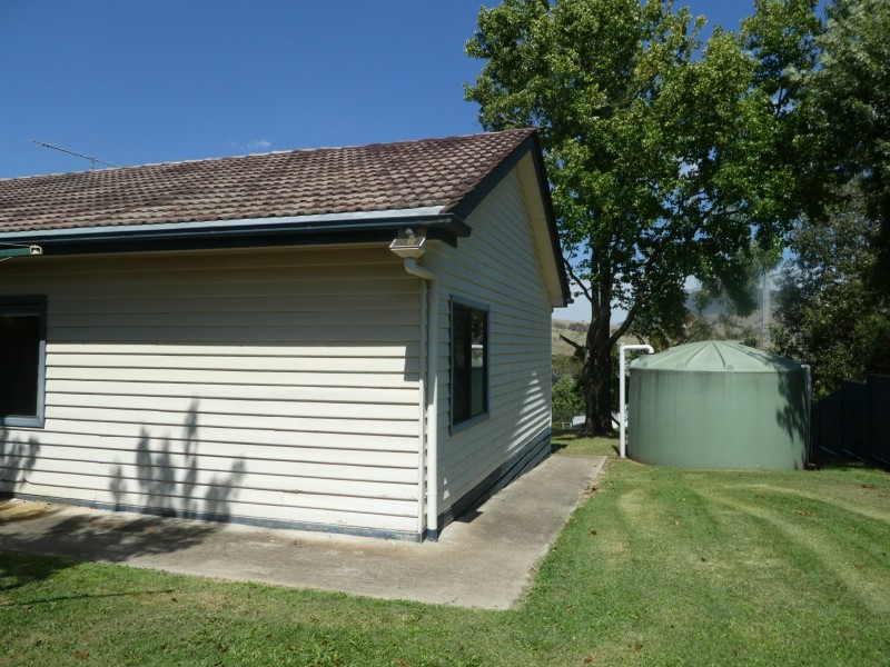 112 Day Avenue, Omeo VIC 3898