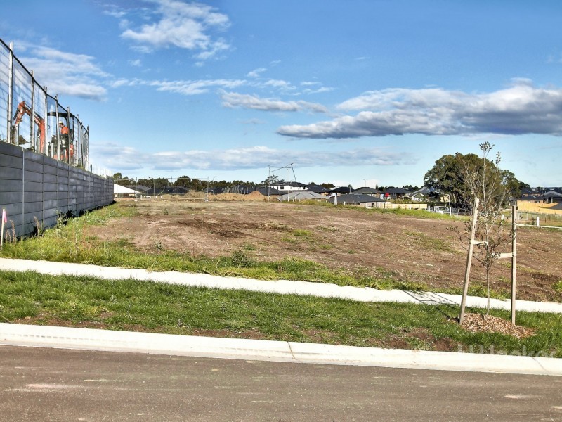 6 Silvertop Street, Lucknow VIC 3875