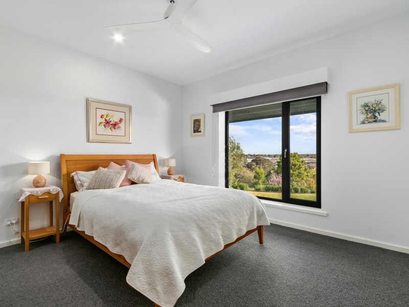 53 McAuleys Road, Wy Yung VIC 3875