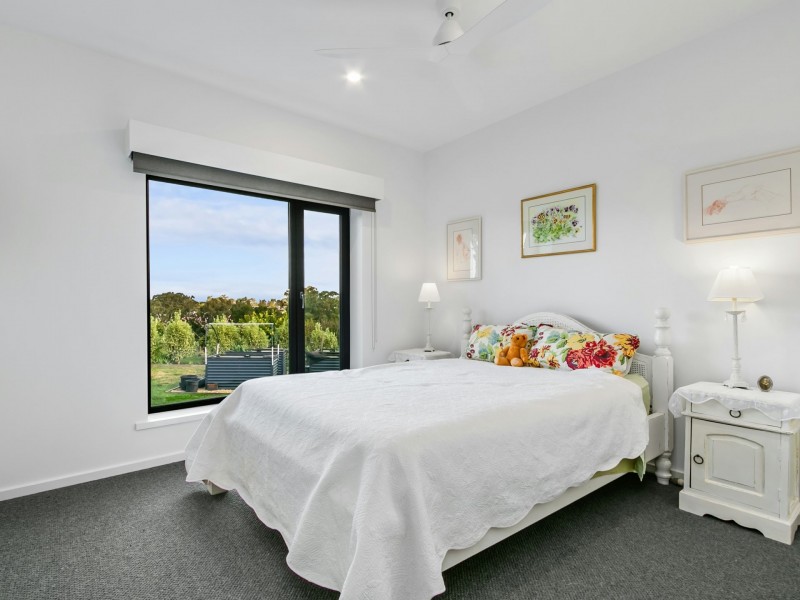 53 McAuleys Road, Wy Yung VIC 3875