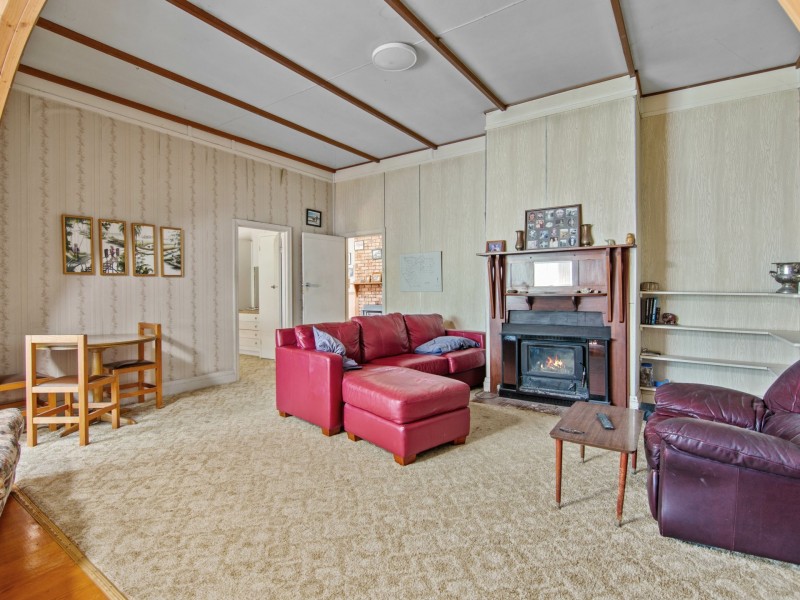 198 Watts Creek Road, Ensay VIC 3895