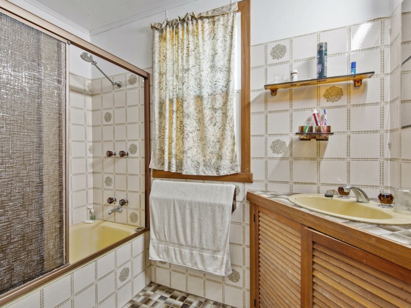198 Watts Creek Road, Ensay VIC 3895