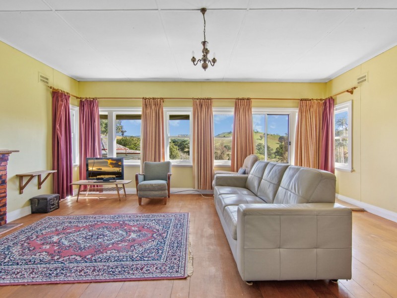 198 Watts Creek Road, Ensay VIC 3895