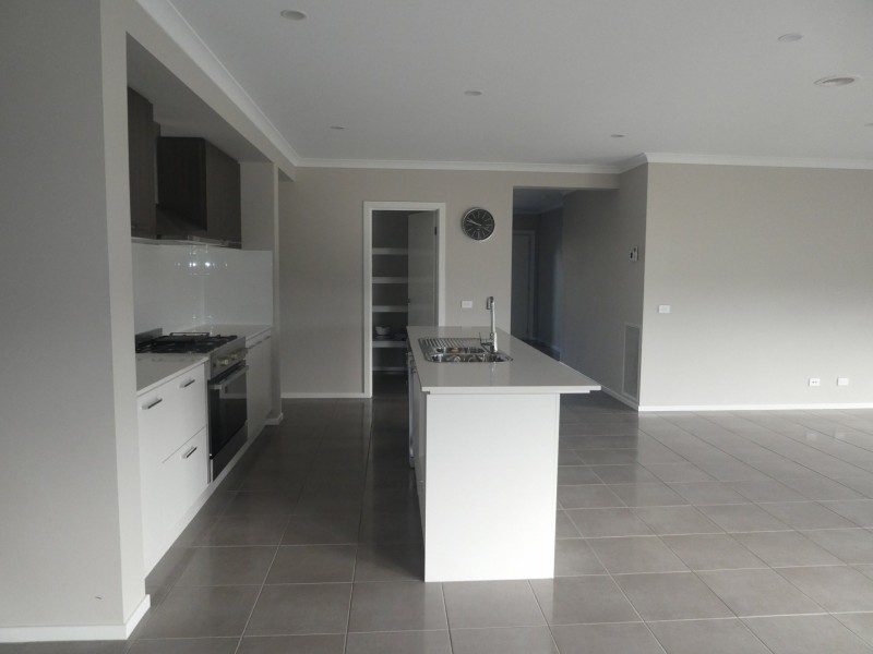 18 Whistler Drive, Bairnsdale VIC 3875