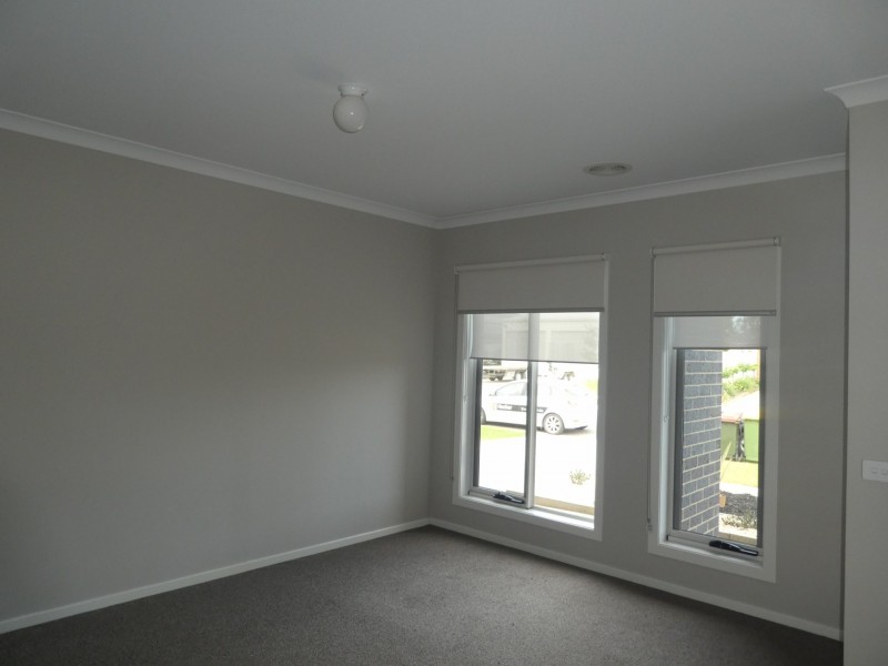 18 Whistler Drive, Bairnsdale VIC 3875