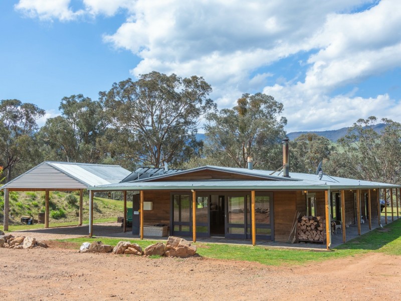 7415 Great Alpine Road, Swifts Creek VIC 3896