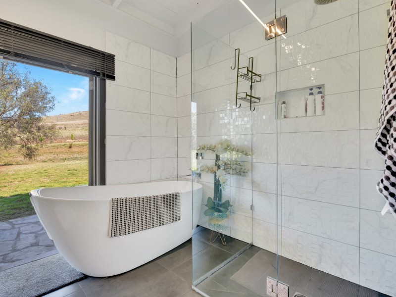 7415 Great Alpine Road, Swifts Creek VIC 3896