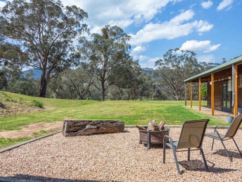 7415 Great Alpine Road, Swifts Creek VIC 3896