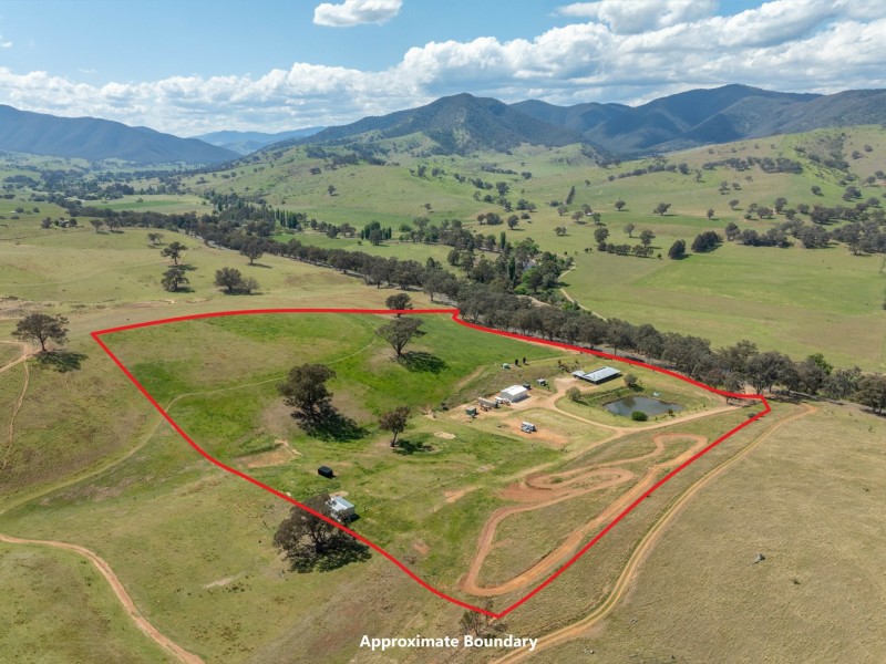 7415 Great Alpine Road, Swifts Creek VIC 3896