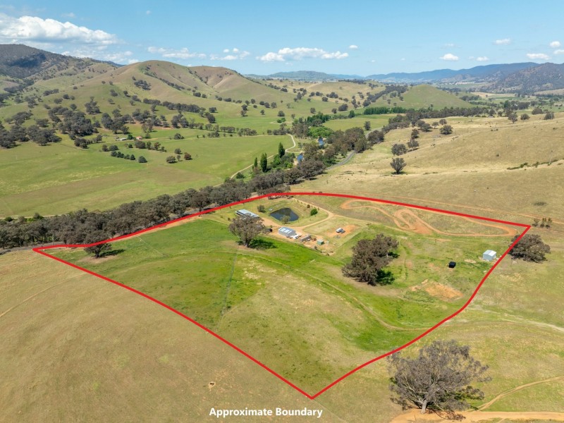 7415 Great Alpine Road, Swifts Creek VIC 3896