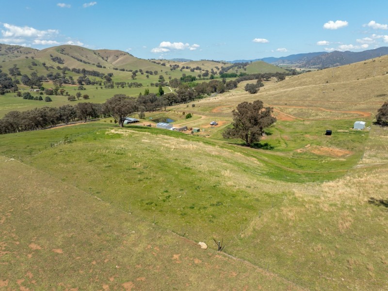 7415 Great Alpine Road, Swifts Creek VIC 3896