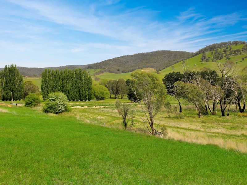 303 Omeo Highway, Omeo VIC 3898