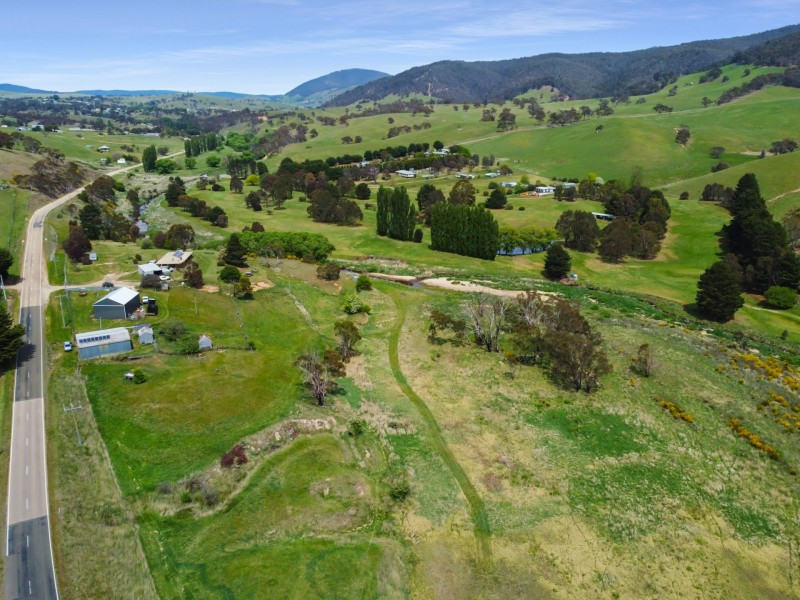 303 Omeo Highway, Omeo VIC 3898