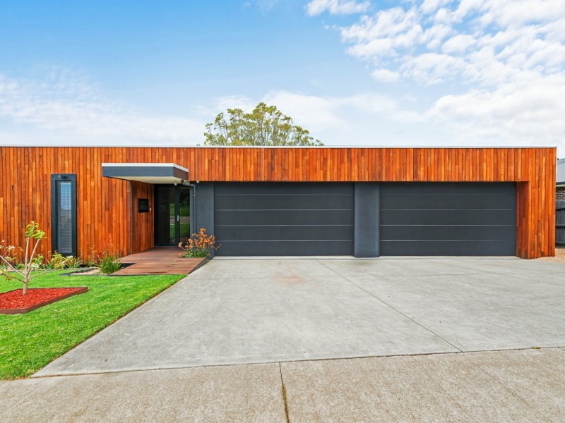 41 Morton Drive, Eastwood VIC 3875