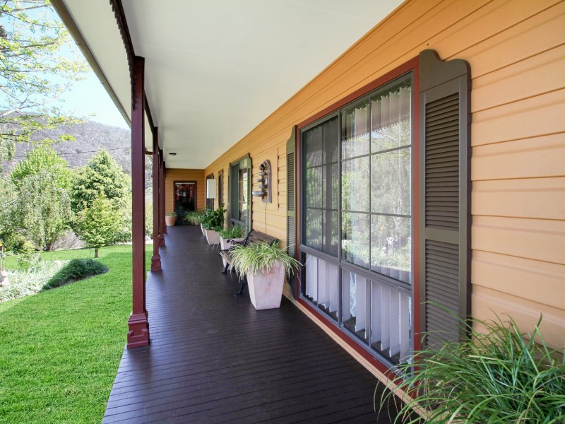 18 Brumley Street, Omeo VIC 3898