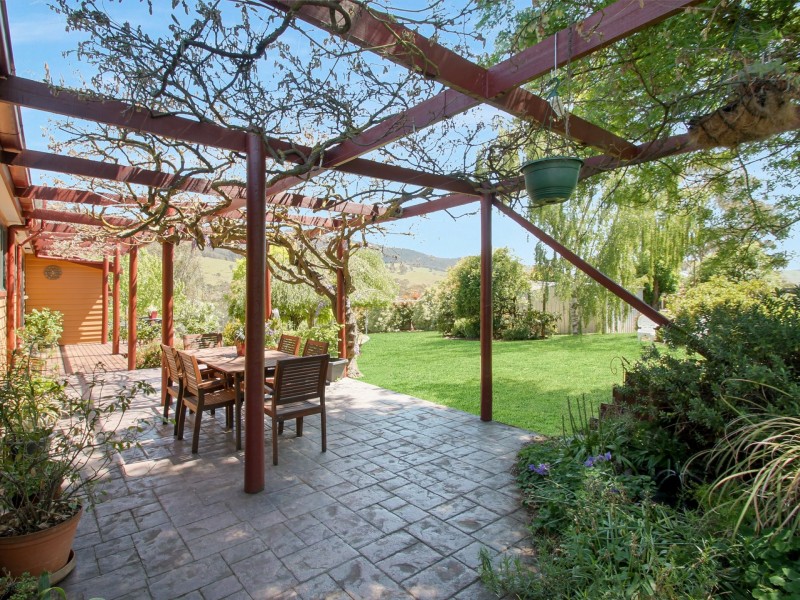 18 Brumley Street, Omeo VIC 3898