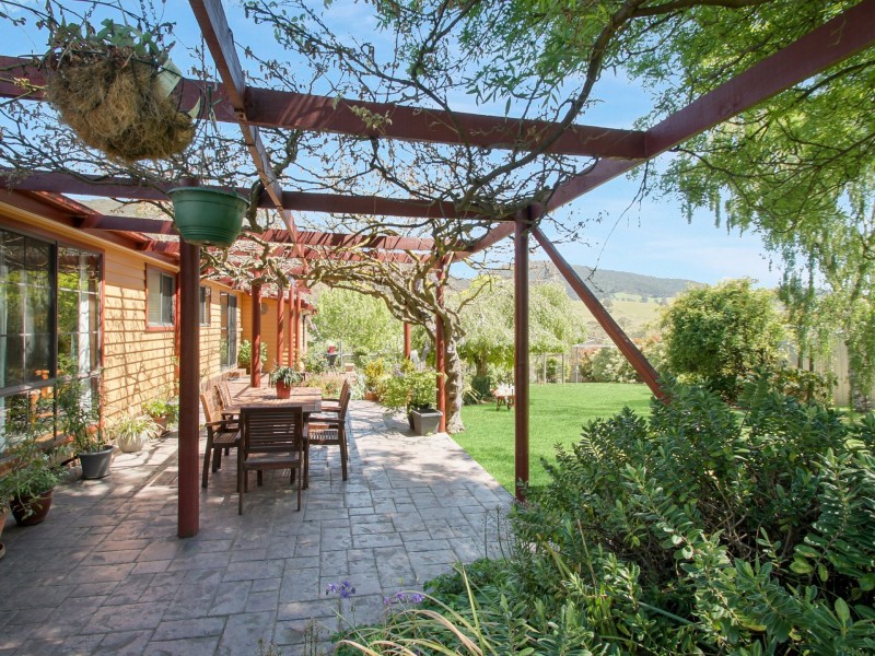 18 Brumley Street, Omeo VIC 3898