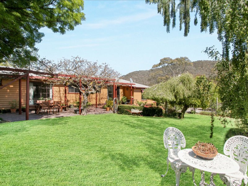 18 Brumley Street, Omeo VIC 3898