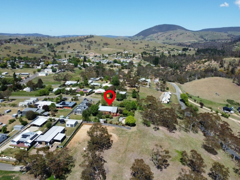 18 Brumley Street, Omeo VIC 3898