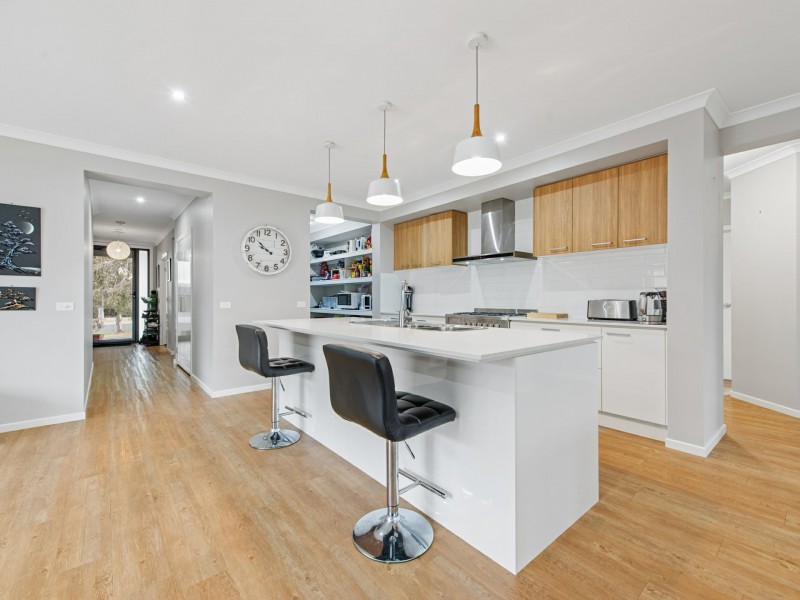37 Shannon Boulevard, Bairnsdale VIC 3875