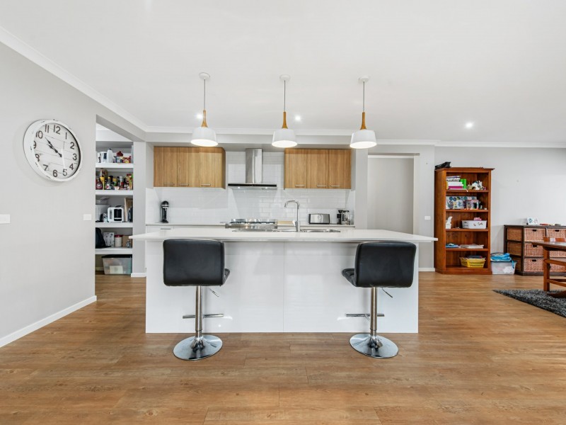 37 Shannon Boulevard, Bairnsdale VIC 3875