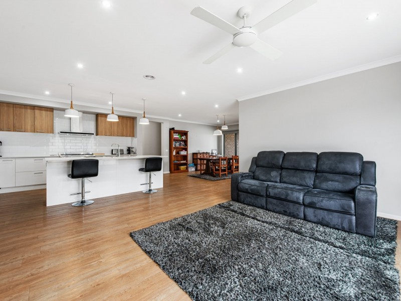 37 Shannon Boulevard, Bairnsdale VIC 3875