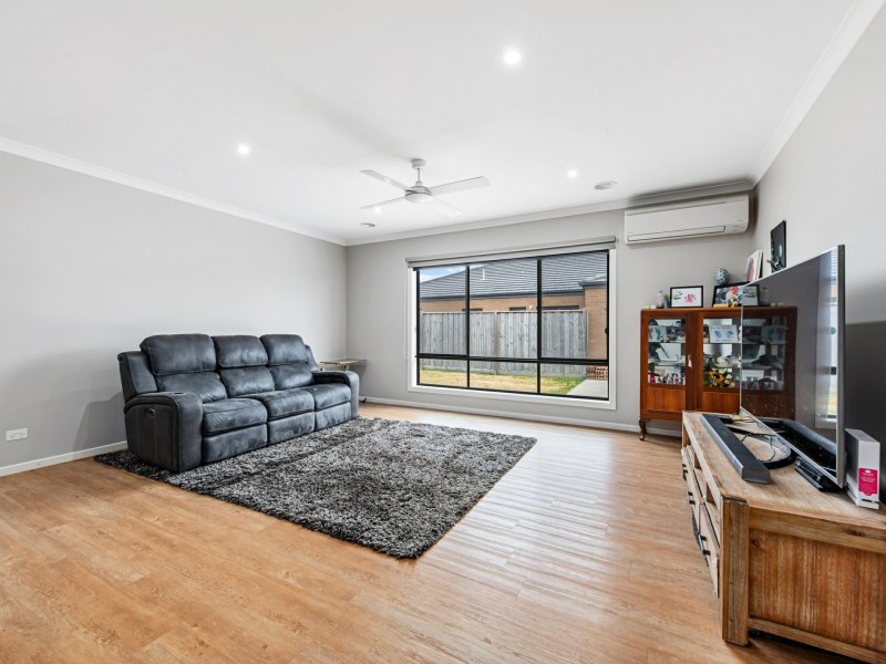 37 Shannon Boulevard, Bairnsdale VIC 3875