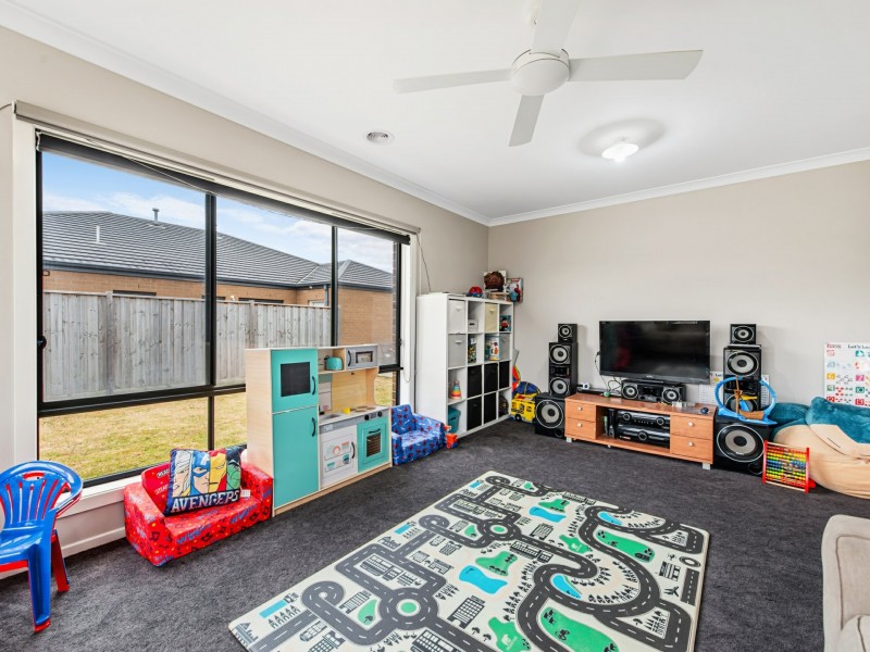 37 Shannon Boulevard, Bairnsdale VIC 3875