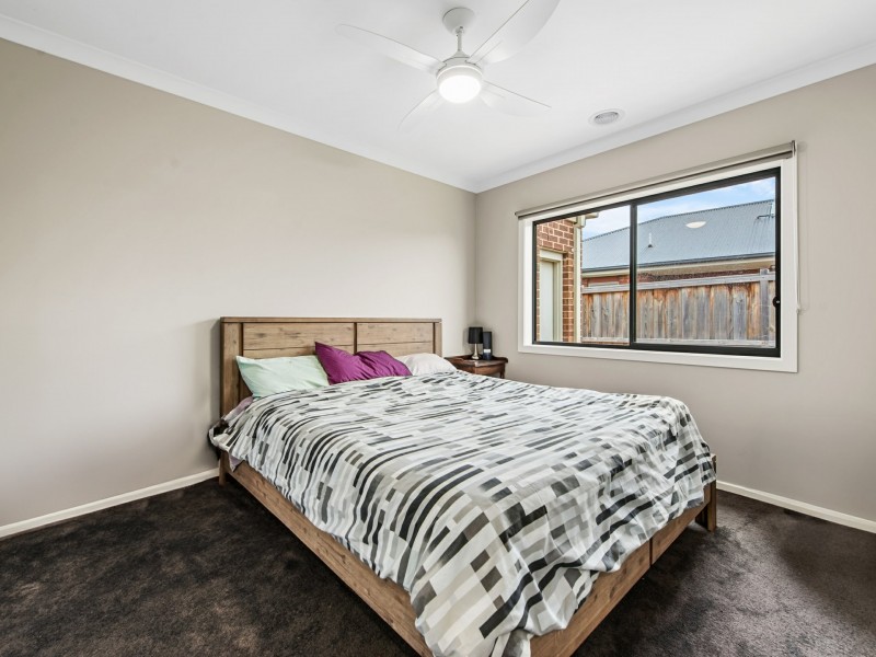 37 Shannon Boulevard, Bairnsdale VIC 3875