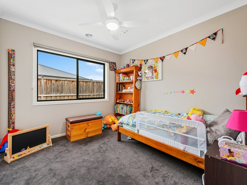 37 Shannon Boulevard, Bairnsdale VIC 3875