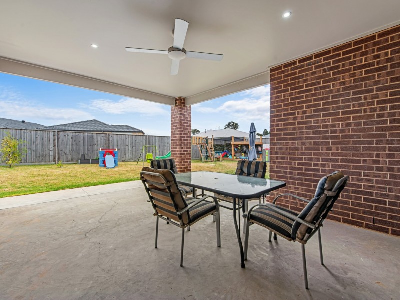 37 Shannon Boulevard, Bairnsdale VIC 3875