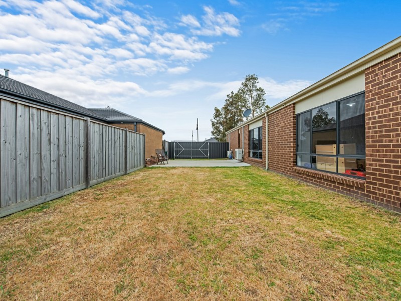 37 Shannon Boulevard, Bairnsdale VIC 3875