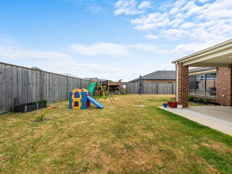 37 Shannon Boulevard, Bairnsdale VIC 3875
